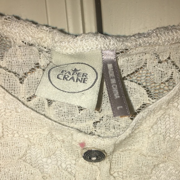 White Floral Lace Crop Top - Picture 2 of 3